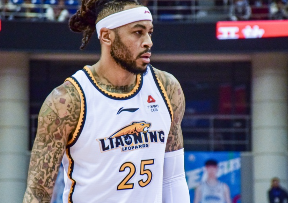 英雄联盟赛事官网-辽宁109-57狂胜四川 球员评价：7人优秀，2人及格，3人低迷